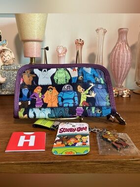 Harveys Seatbelt Scooby Doo Wallet